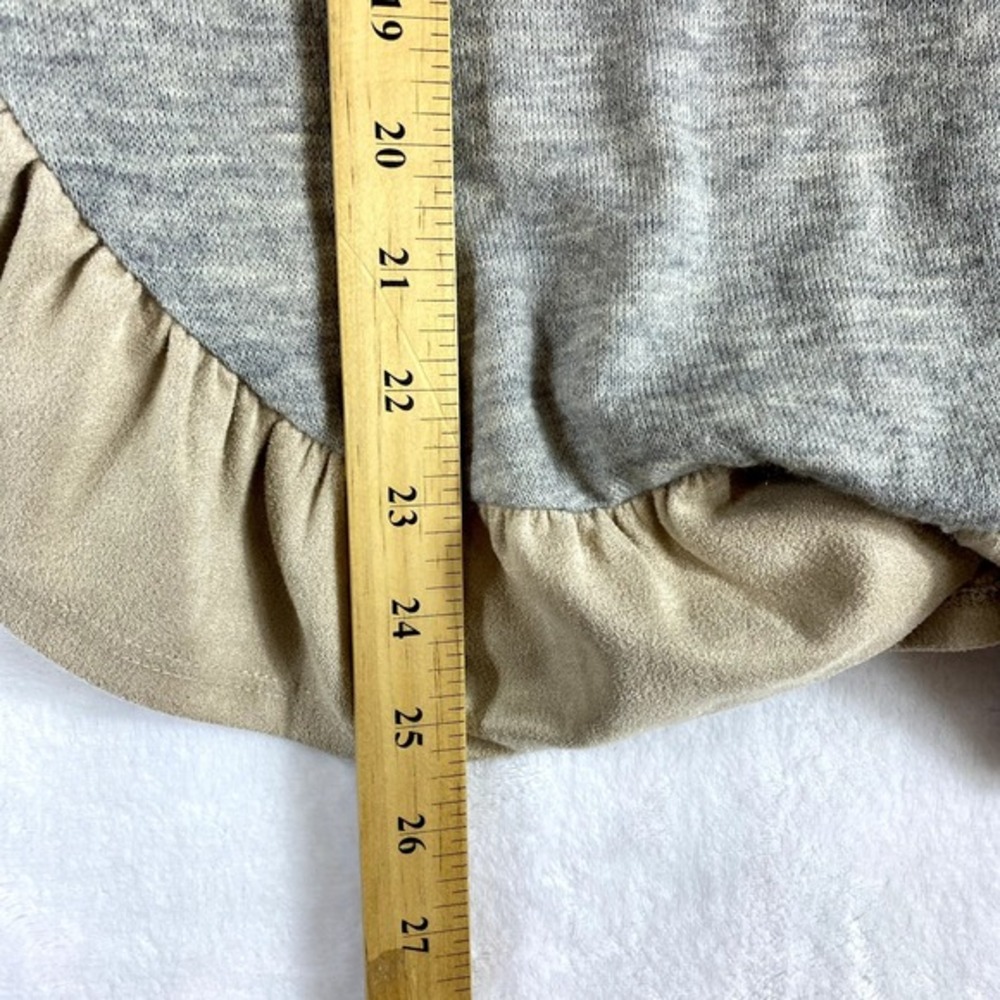 2/$30 THML Anthropologie Blouse‎ Top Sz XS Grey Knit Ruffle Faux Suede Accent - Picture 10 of 13